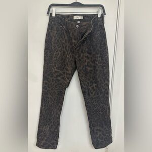 Abercrombie & Fitch Curve Love Mid Rise 90s Straight Leopard Print Jeans